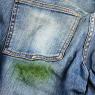 Зеленое на голубом: как отстирать траву с джинсов Чем оттереть пятна от травы на джинсах